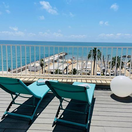 Appartement Atico Con Fantasticas Vistas Al Mar Y La Iglesia à Sitges Chambre photo