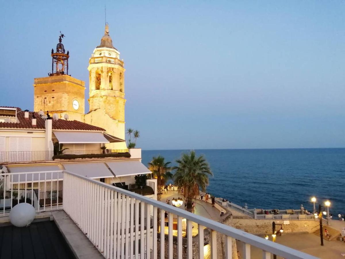 Appartement Atico Con Fantasticas Vistas Al Mar Y La Iglesia à Sitges Extérieur photo