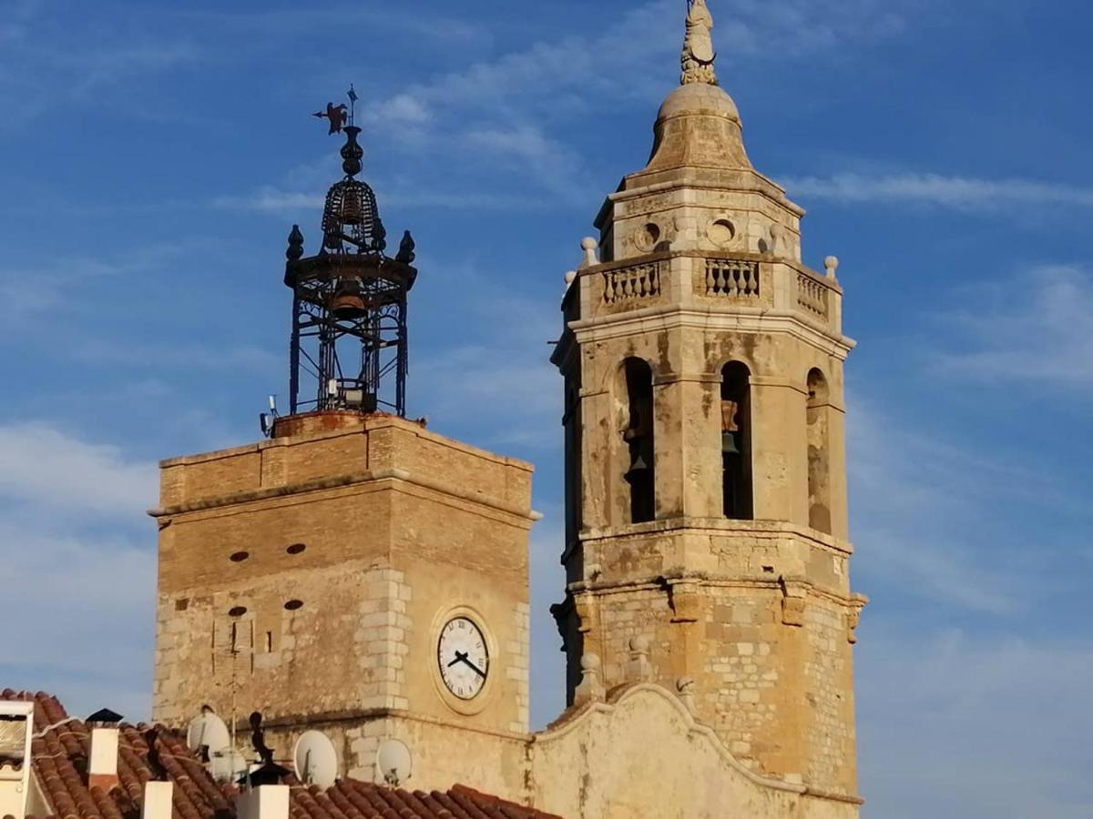 Appartement Atico Con Fantasticas Vistas Al Mar Y La Iglesia à Sitges Extérieur photo