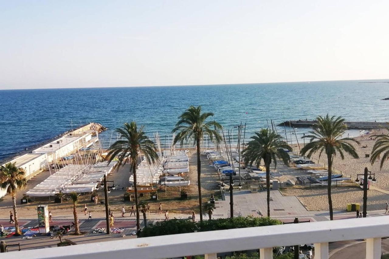Appartement Atico Con Fantasticas Vistas Al Mar Y La Iglesia à Sitges Extérieur photo