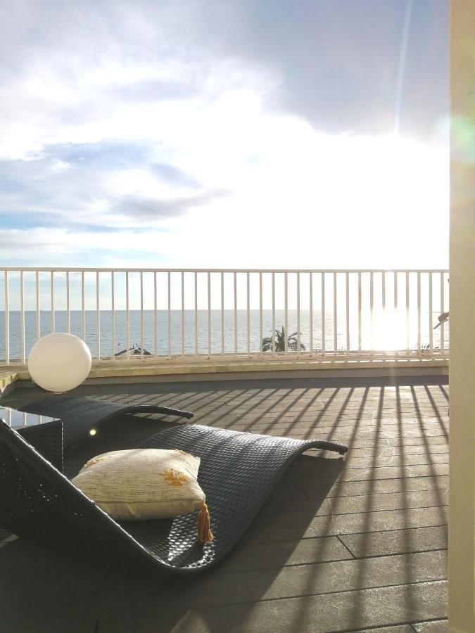 Appartement Atico Con Fantasticas Vistas Al Mar Y La Iglesia à Sitges Extérieur photo