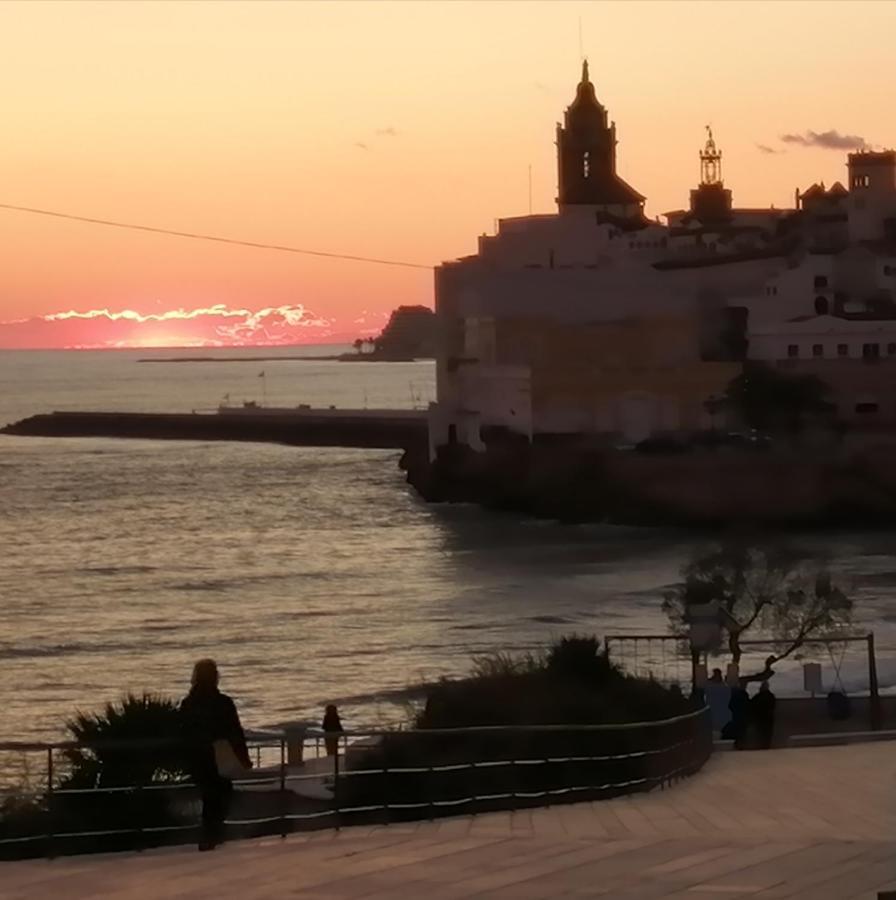 Appartement Atico Con Fantasticas Vistas Al Mar Y La Iglesia à Sitges Extérieur photo