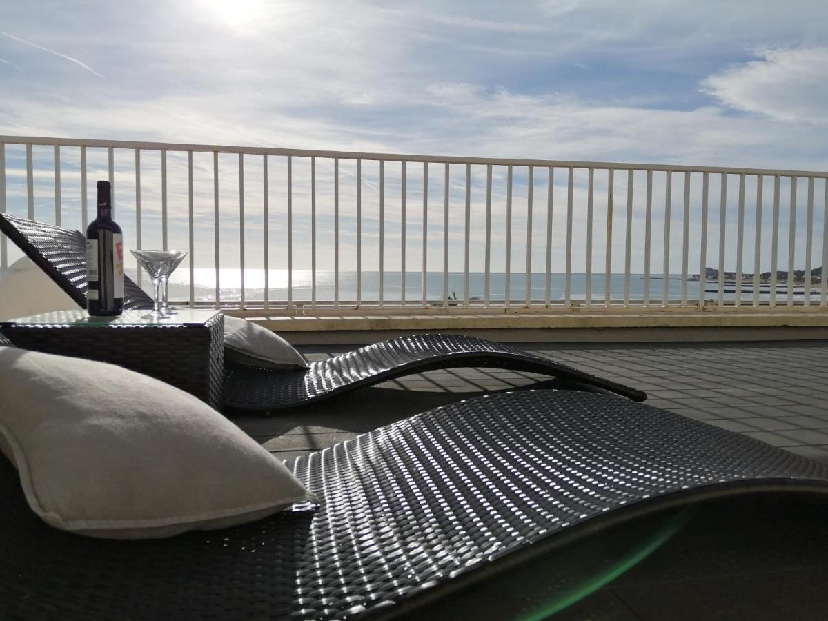 Appartement Atico Con Fantasticas Vistas Al Mar Y La Iglesia à Sitges Extérieur photo