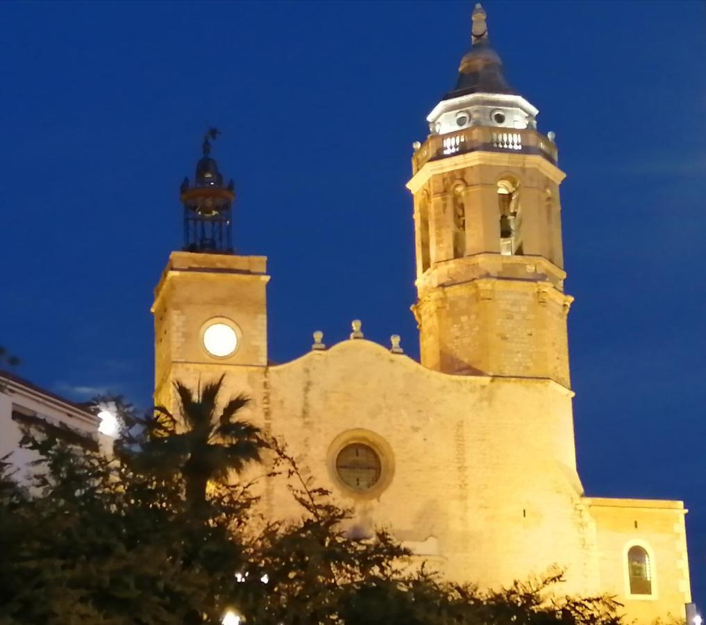 Appartement Atico Con Fantasticas Vistas Al Mar Y La Iglesia à Sitges Extérieur photo