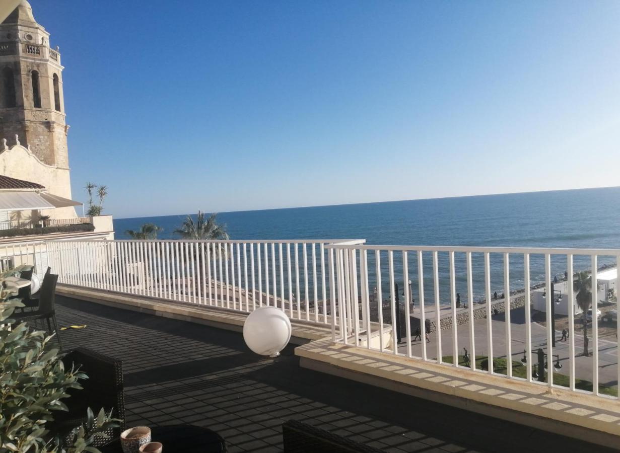 Appartement Atico Con Fantasticas Vistas Al Mar Y La Iglesia à Sitges Extérieur photo