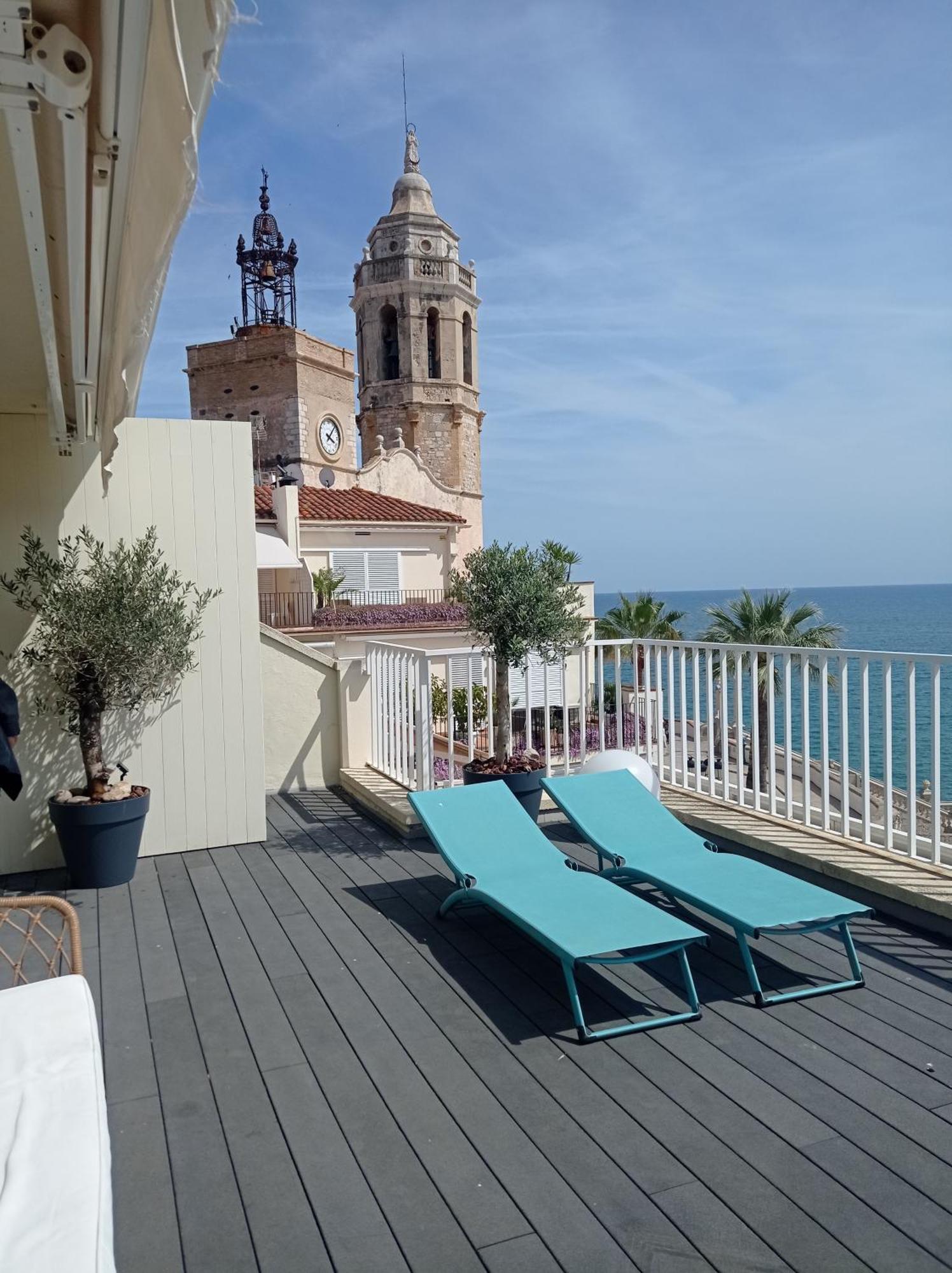 Appartement Atico Con Fantasticas Vistas Al Mar Y La Iglesia à Sitges Extérieur photo