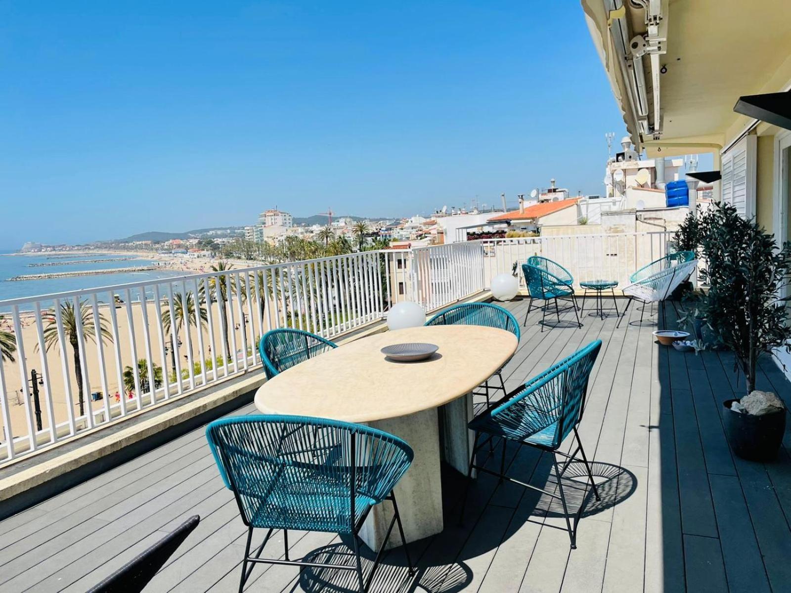 Appartement Atico Con Fantasticas Vistas Al Mar Y La Iglesia à Sitges Chambre photo